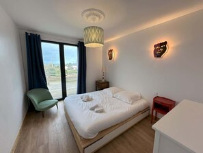 4 bedrooms, iron/ironing board, free WiFi, bed sheets - Ty Garo - Beautiful family house with sea view (Landéda)