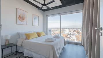 1 habitación, tabla de planchar con plancha, wifi y ropa de cama