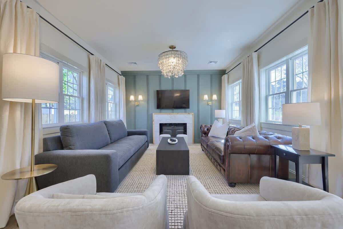 Smart TV, fireplace, offices