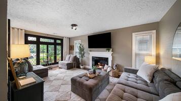 Smart TV, fireplace, stereo, offices