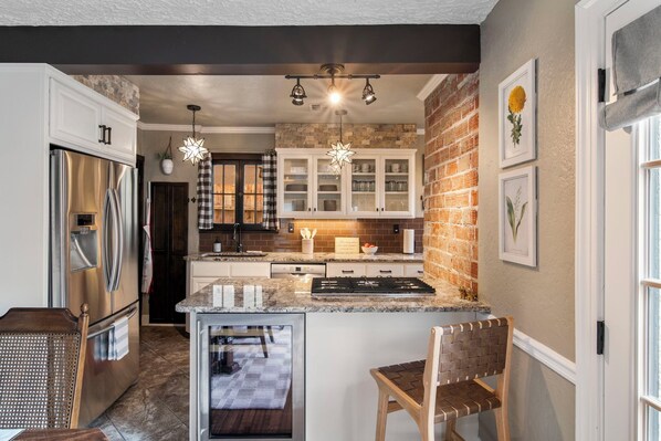 Frigorífic, microones, forn i placa de cuina