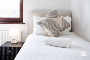 3 chambres, bureau, fer et planche à repasser, Wi-Fi gratuit