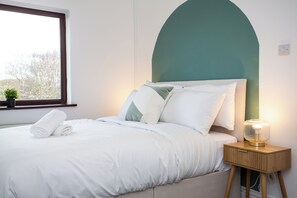 3 habitaciones, escritorio, tabla de planchar con plancha y wifi gratis