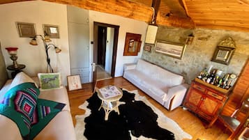 Traditional Double Room, Partial Sea View | Free WiFi