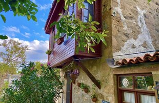 Konaklama yerinin ön cephesi