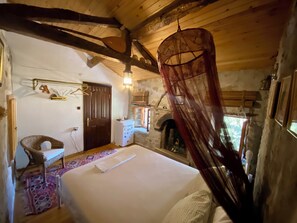 Traditional Double Room, Partial Sea View | Free WiFi - imbros1882 (Gökçeada)