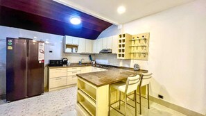 Fridge, microwave, coffee/tea maker, toaster