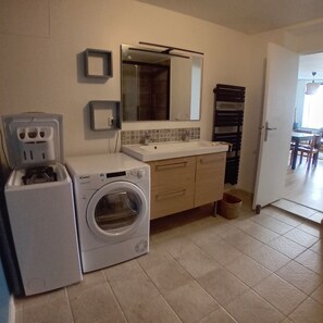 Interior - Spacieux Appartement Idéalement Situé. Animaux de Compagnie Acceptés ! (Cherbourg-en-Cotentin)