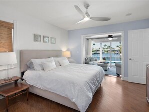 3 bedrooms, free WiFi, bed sheets - Stunning Sunsets, Modern Interior, Open Layout (Marco Island)
