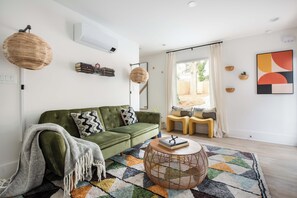 TV - Champagne Wishes by Minty Living (Atlanta)