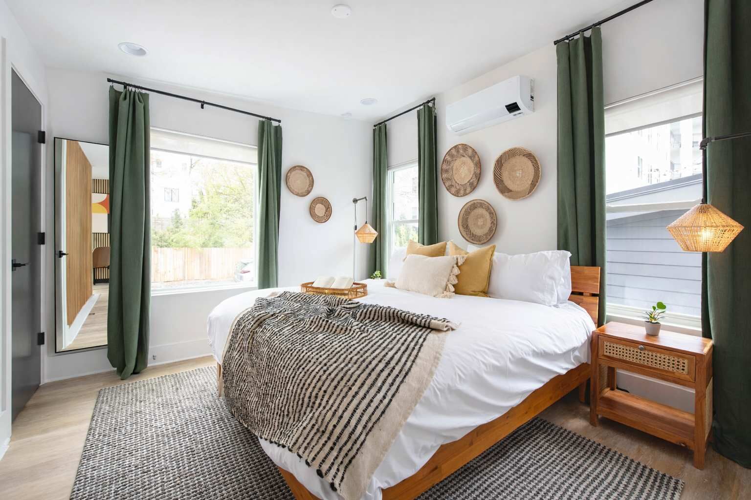 1 bedroom, desk, iron/ironing board, WiFi