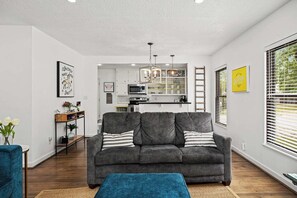 TV, offices - Whiskey Ginger - Wine Barn, Fire Pit & More! (Fredericksburg)