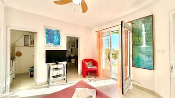 Basic Studio, Sea View | Premium bedding, desk, soundproofing, free WiFi