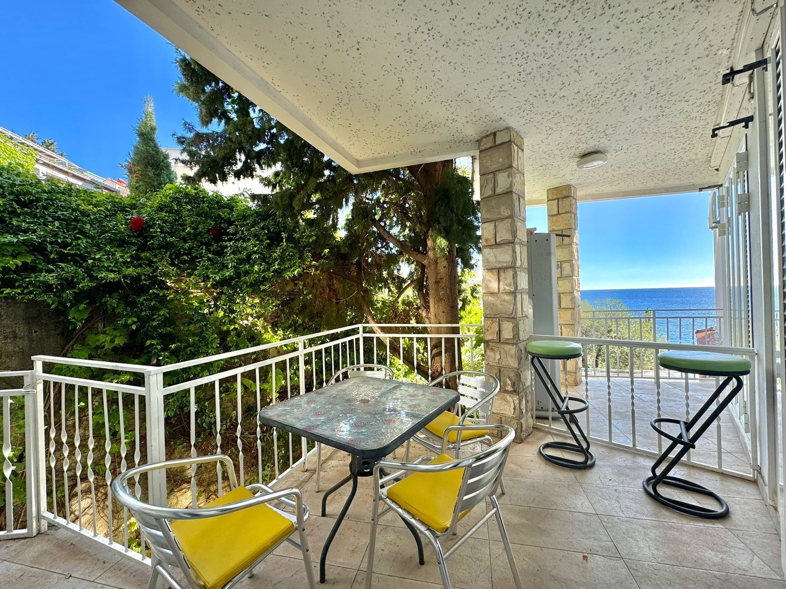 Traditional-Apartment | Terrasse/Patio