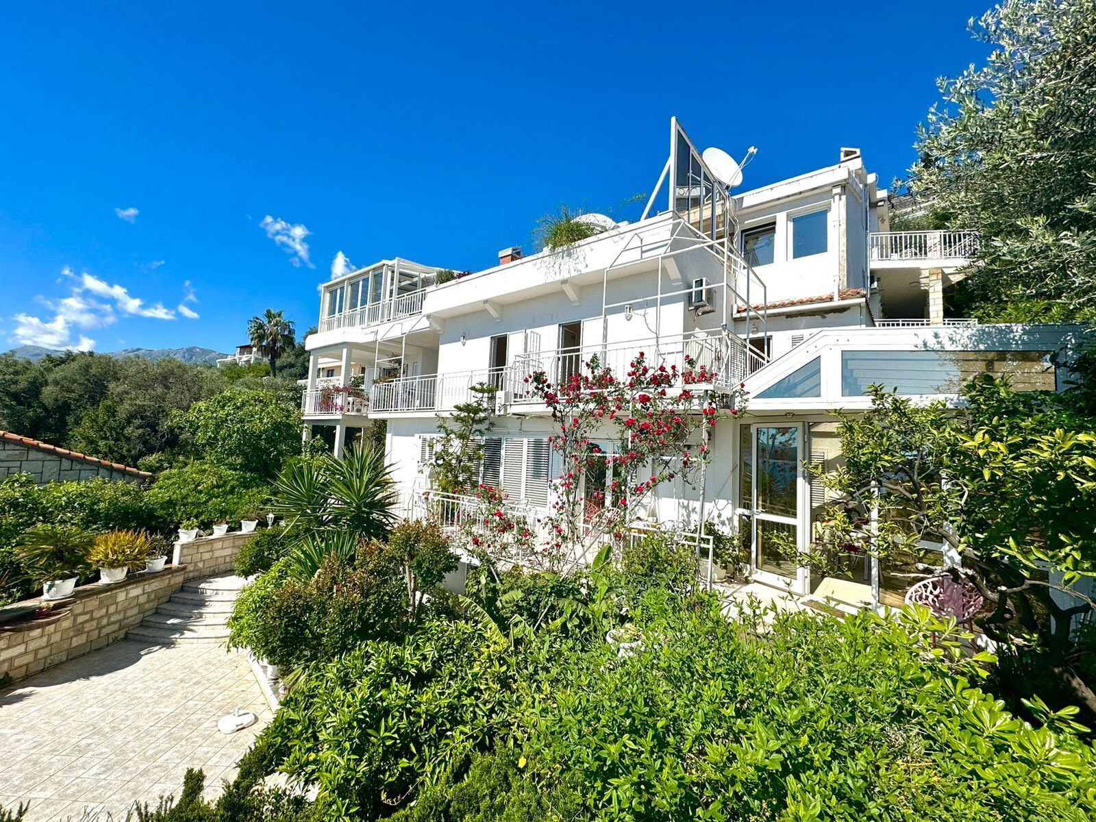 Fachada de la propiedad