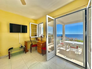 Apartamento panorámico, vistas al mar | Vistas desde la habitación