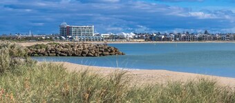 Sandy Retreat: Your Perfect Beachside Getaway