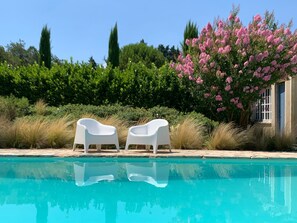 Outdoor pool - Le Mas de la Terre (Cavaillon)