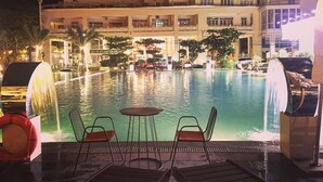 2 indoor pools, pool umbrellas, sun loungers - Gem House's (Bac Nha Trang)