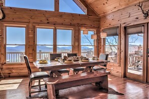 Dining - Cabin Unwined- Morganton GA (Morganton)