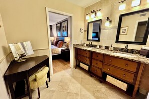 2 bedrooms, Internet - Beautiful beach & pool view, totally renovated condo (Saint Augustine)