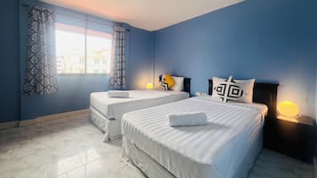Quarto casal ou duplo standard | Cofres nos quartos, individualmente mobiliados, Wi-Fi de cortesia