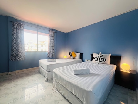 Caja de seguridad en la habitación, muebles diferentes y wifi gratis