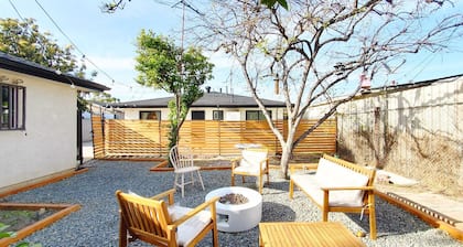 Remodeled Twin Duplex 3-Bedroom Home, close to airport, beach, Disney, shopping