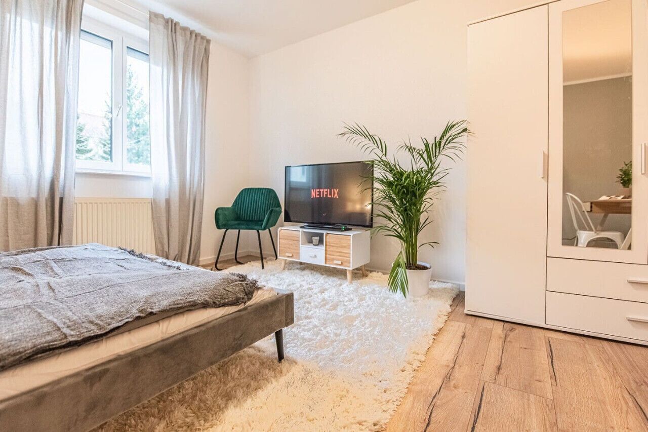 2 Schlafzimmer, Schreibtisch, Reisekinderbett, WLAN