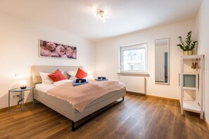 1 chambre, bureau, lit parapluie, Wi-Fi