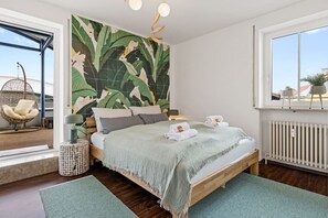 3 Schlafzimmer, Schreibtisch, Bügeleisen/Bügelbrett, Reisekinderbett