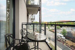 Outdoor dining - Michalczyka 1D | Comfy Apartment | Parking (Wroclaw)