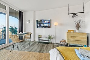 1 chambre, bureau, fer et planche à repasser, Wi-Fi