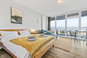 1 chambre, bureau, fer et planche à repasser, Wi-Fi