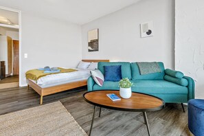 1 chambre, bureau, fer et planche à repasser, Wi-Fi