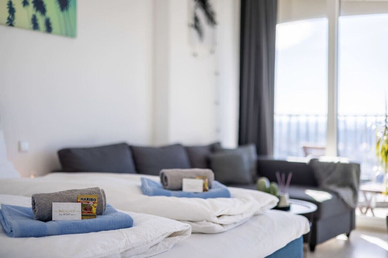 1 habitación, escritorio, tabla de planchar con plancha y wifi 