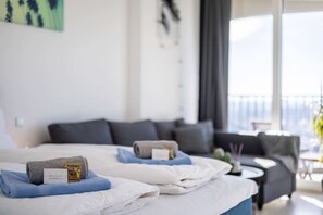 1 makuuhuone, työpöytä, silitysrauta/-lauta, Wi-Fi