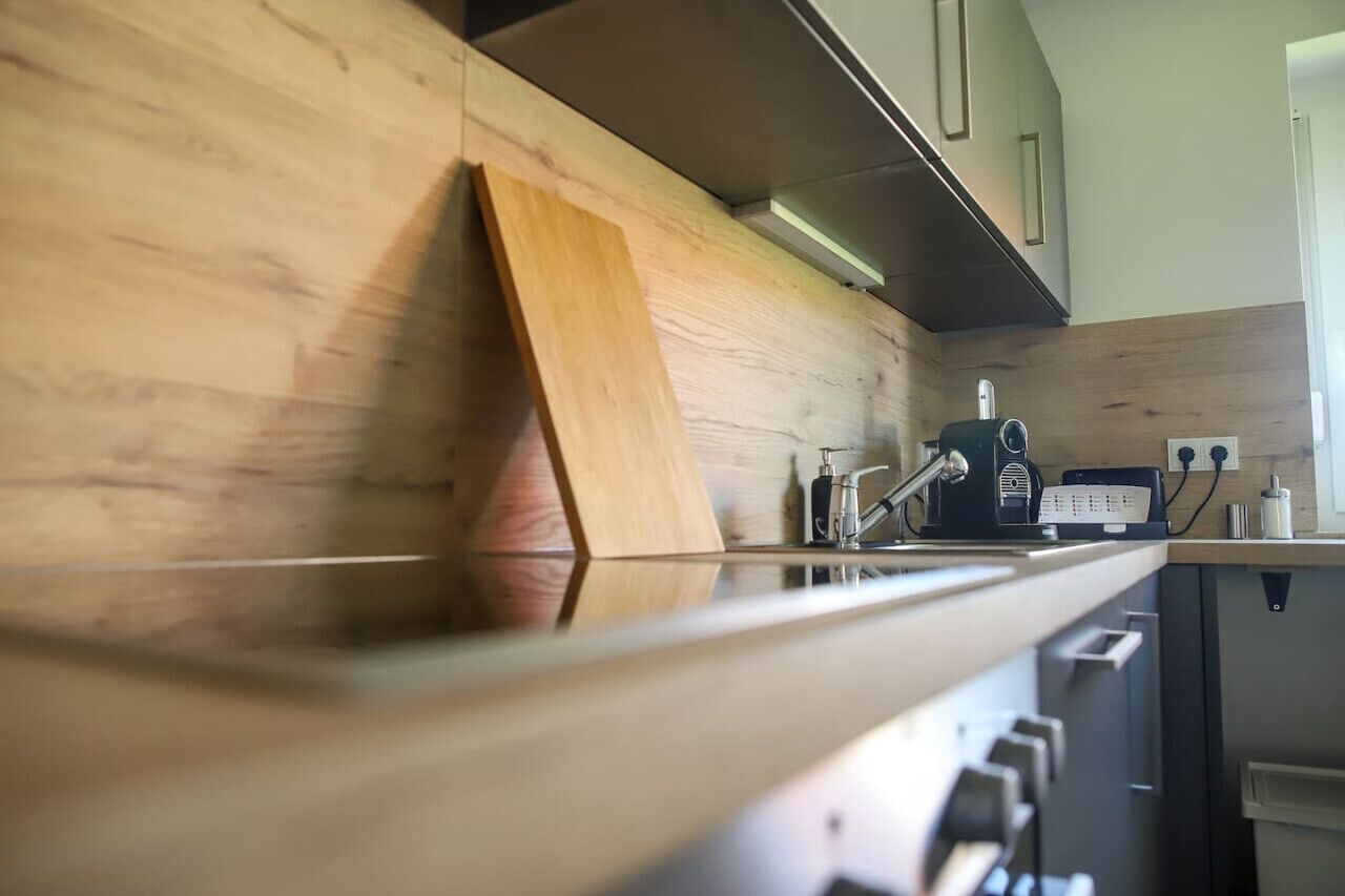 Frigorífico, horno, placa de cocina y lavavajillas