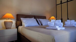 2 bedrooms, iron/ironing board, free WiFi, bed sheets - Casa Avgerinou: Hilltop Retreat with Breathtaking Sea Views & Proximity (Afantou)