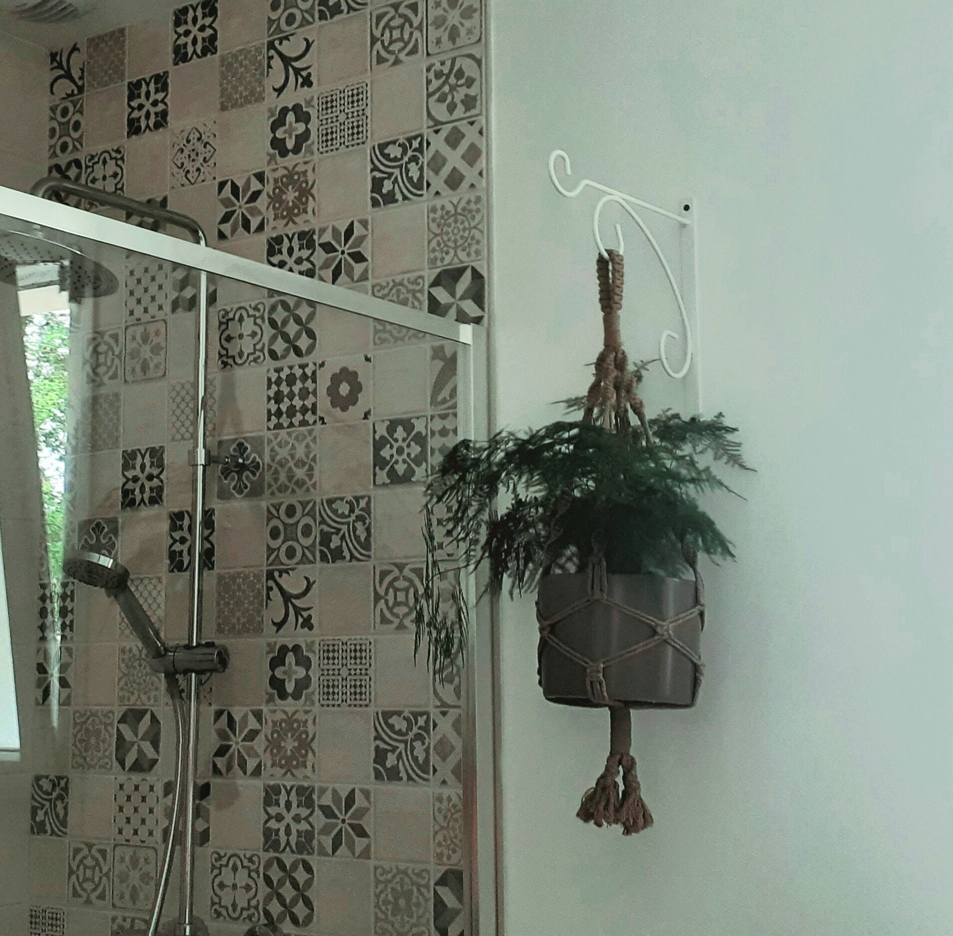Dusche, Haartrockner, Toilettenpapier