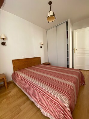 2 chambres, fer et planche Ă repasser, Wi-Fi