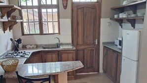 Family House | Private kitchen - Emberlight Lodge (Arusha)