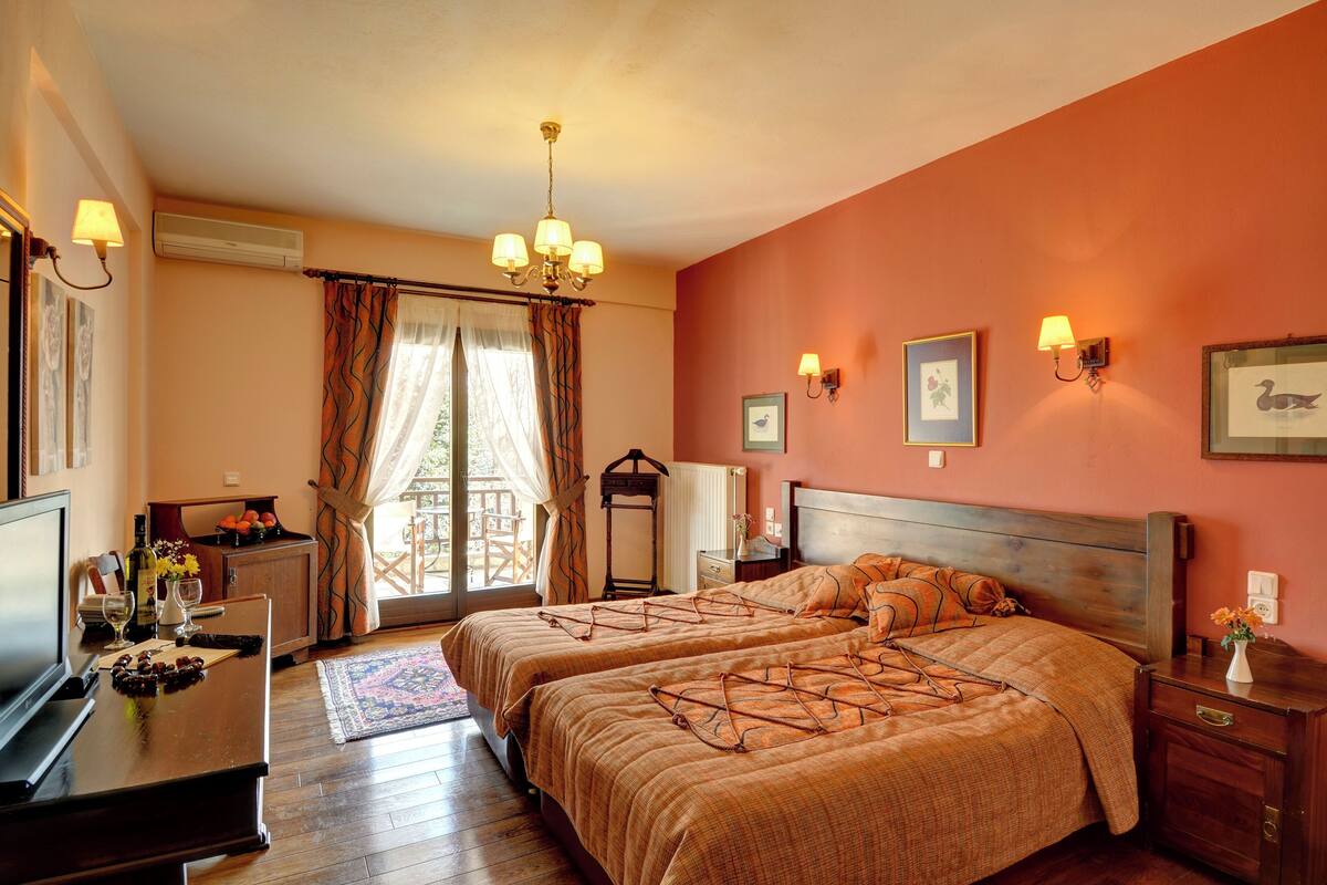 Basic Double or Twin Room, Lake View | Soundproofing, free WiFi, bed sheets