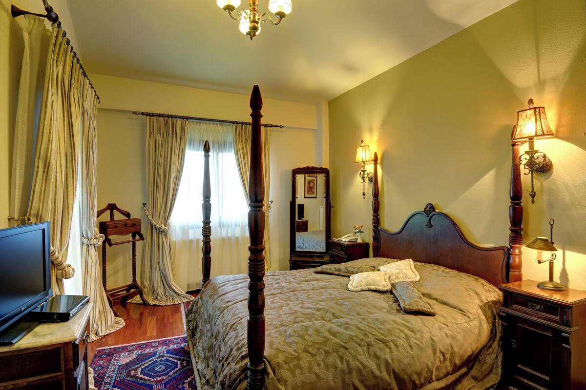 Executive Room, Lake View | Soundproofing, free WiFi, bed sheets