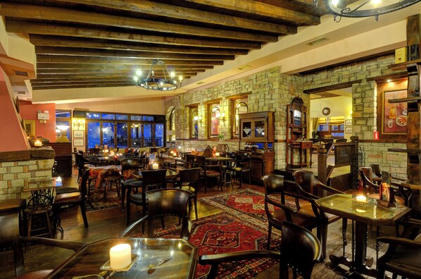 Restaurant - Naiades hotel resort & Conference (Lake Plastiras)