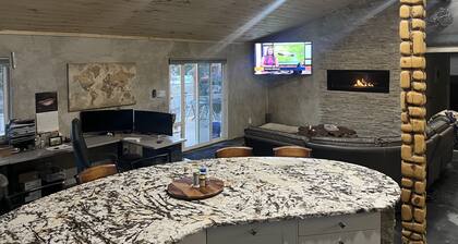 Northridge place with Hot Tub