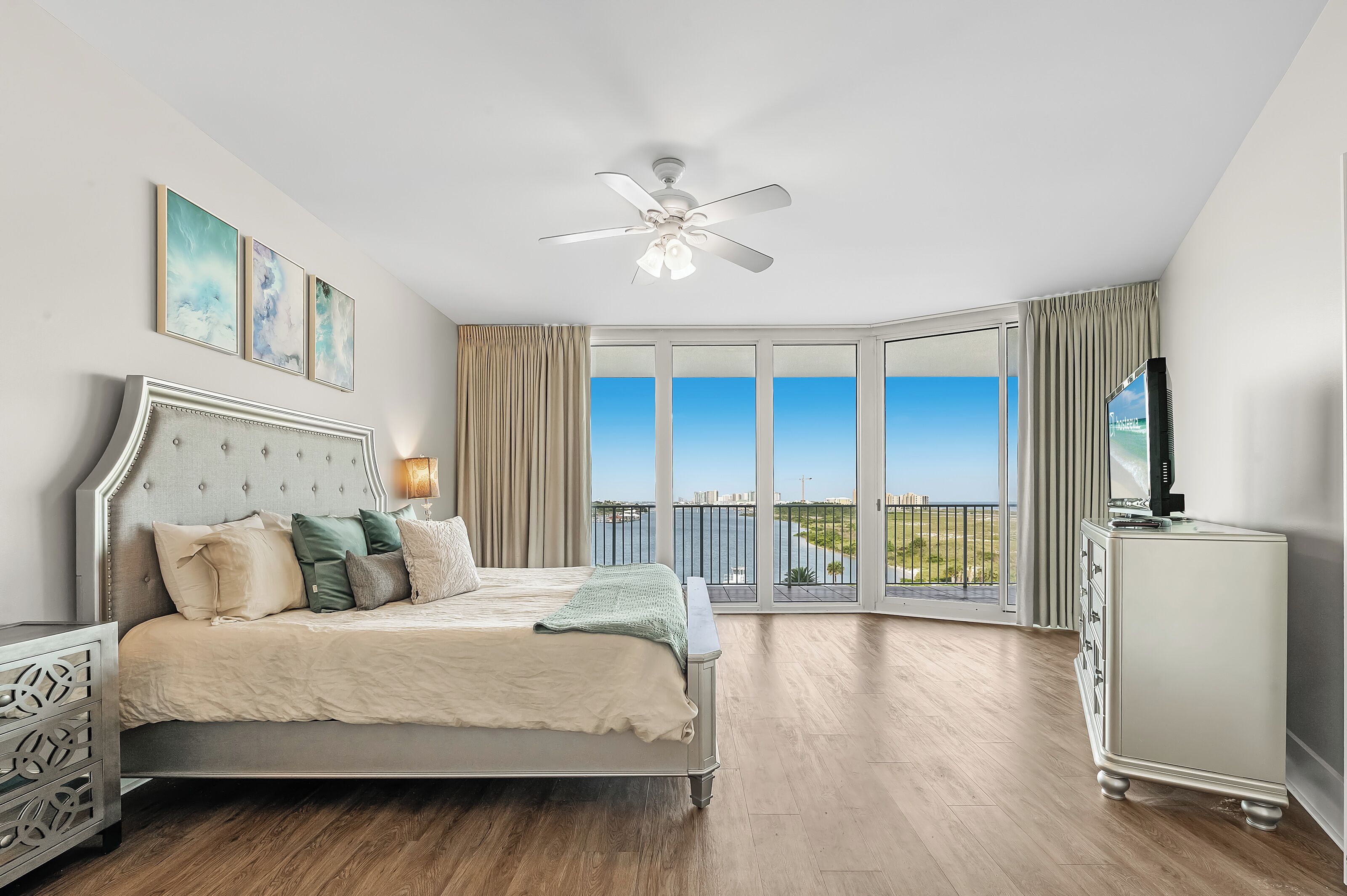 特色公寓式客房, 2 间卧室, 阳台, 海滩景观 | 2 多间卧室、特色装修、特色家居、熨斗/熨衣板