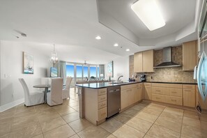 Appart'hôtel Signature, 2 chambres, balcon, vue plage | Cuisine privée