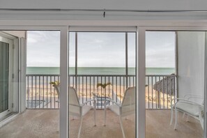 Unclassified image, 4 of 31, button