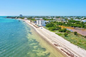 Unclassified image, 5 of 31, button